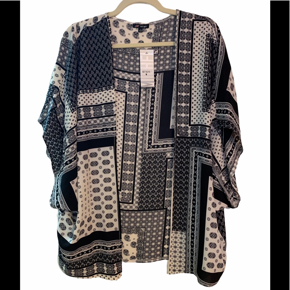 MICHAEL FASHION BLACK AND WHITE BLOUSE